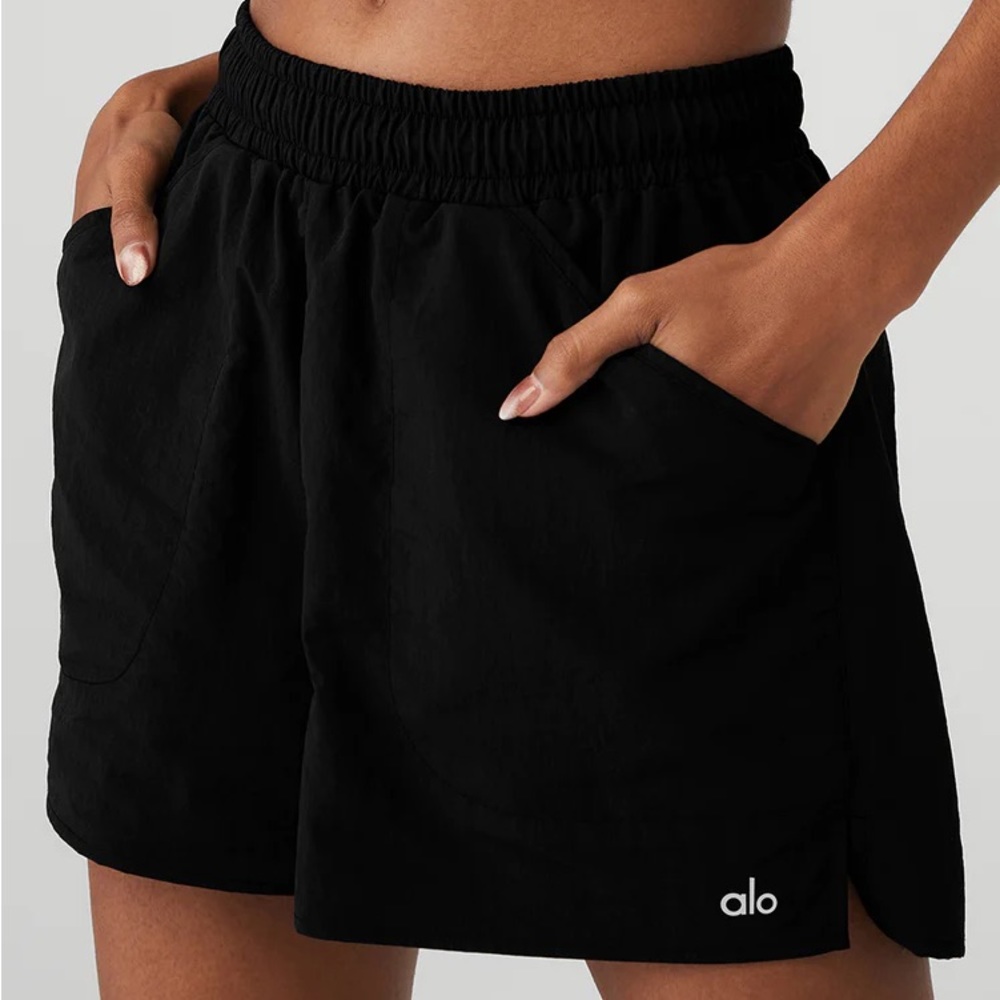Alo Yoga Alumni Short
